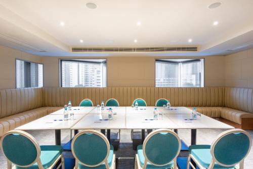 holiday inn express hong kong mongkok by ihg