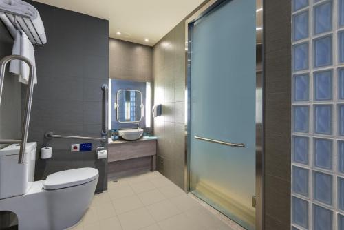 holiday inn express hong kong mongkok by ihg
