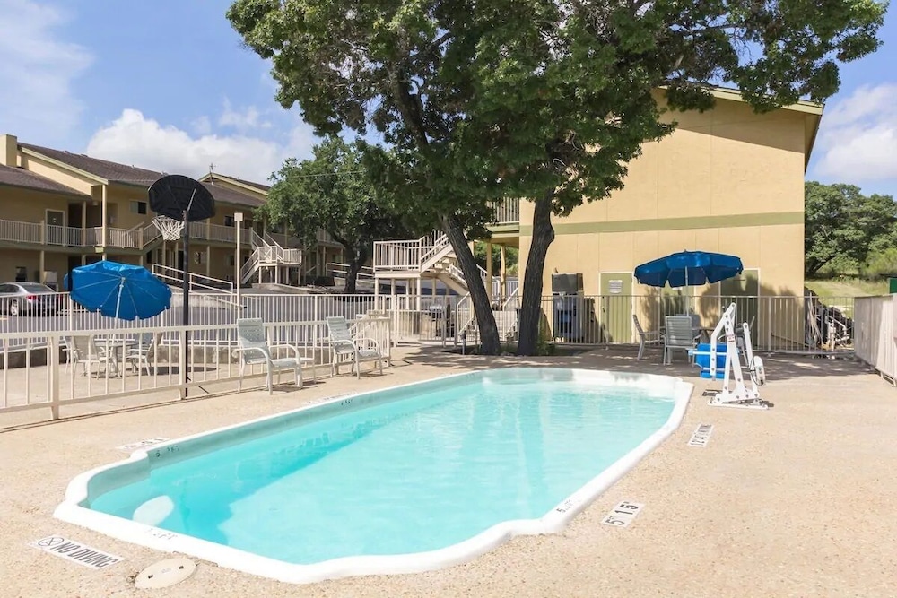 hillview inn