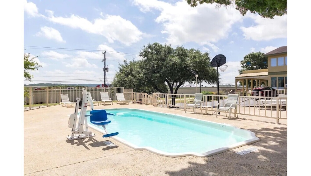 hillview inn