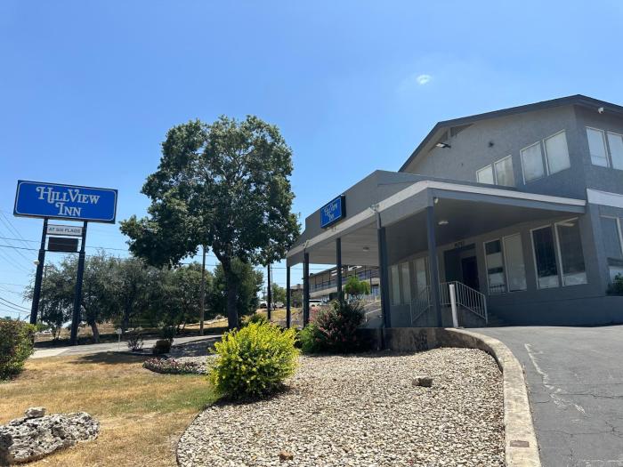 hillview inn