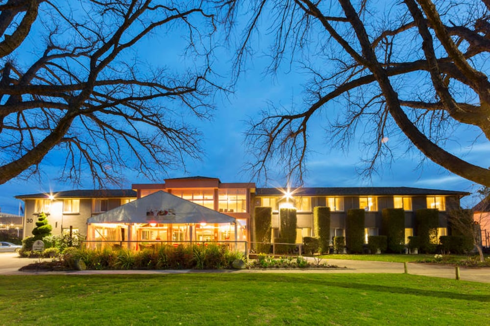 forrest hotel and apartments