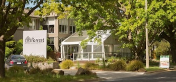 forrest hotel and apartments