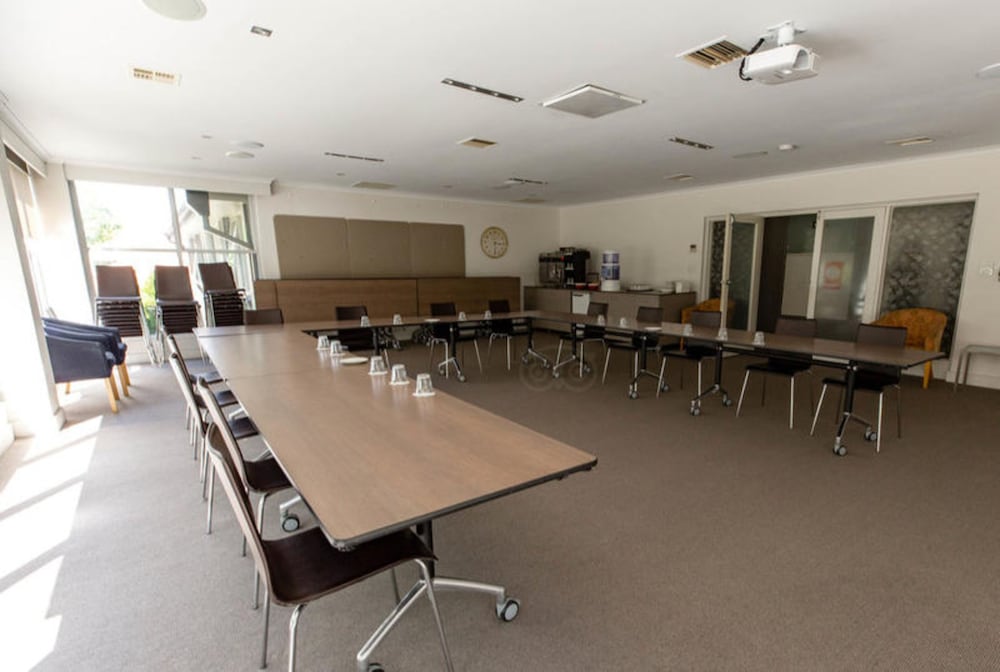 forrest hotel and apartments