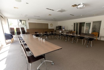 forrest hotel and apartments