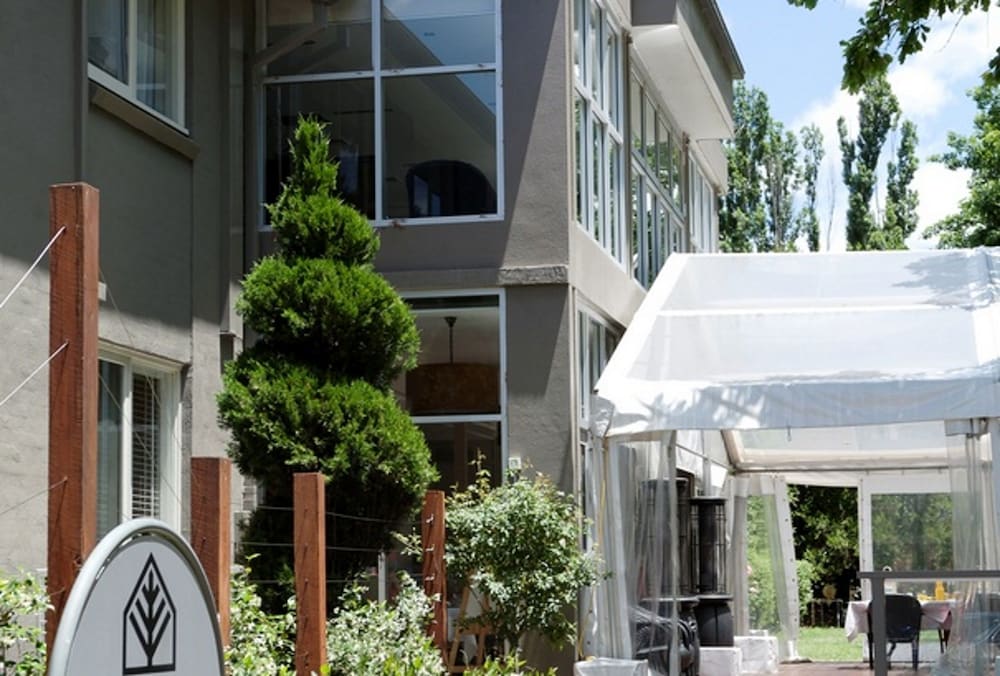 forrest hotel and apartments