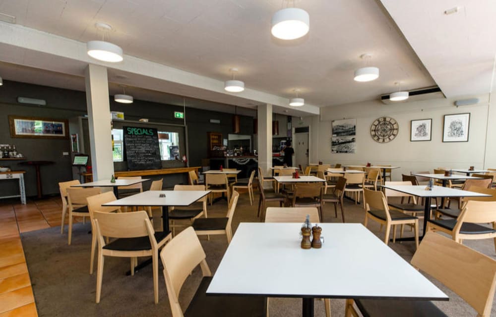 forrest hotel and apartments