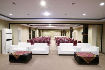 tembok batu residence
