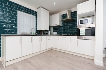 fewston house apartments