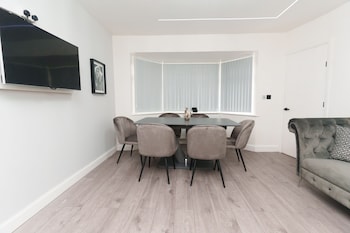 fewston house apartments