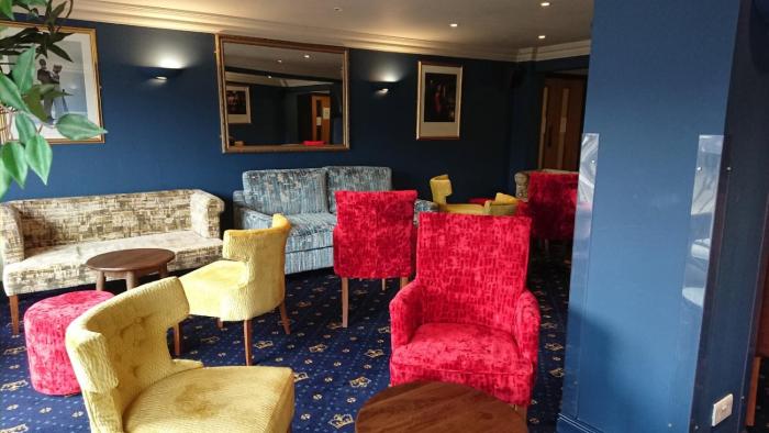 queens hotel