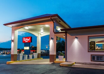 red roof inn buffalo tx