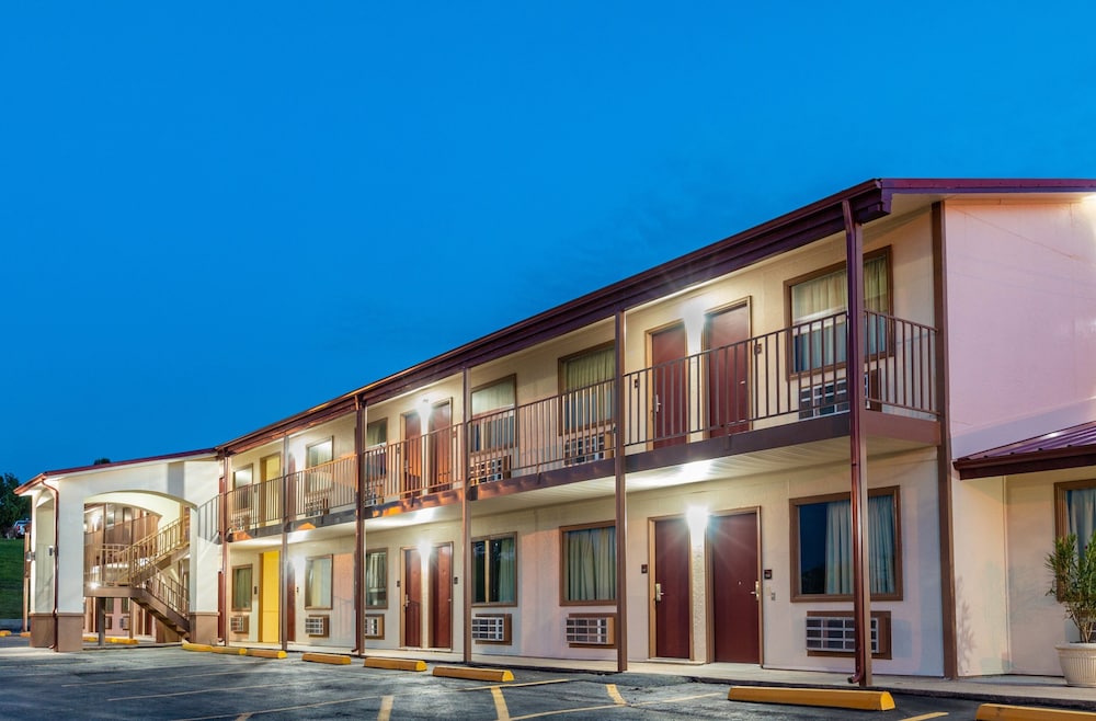 red roof inn buffalo tx