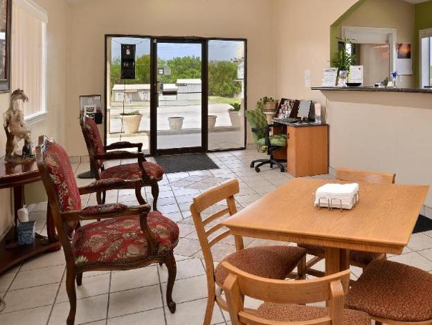 red roof inn buffalo tx