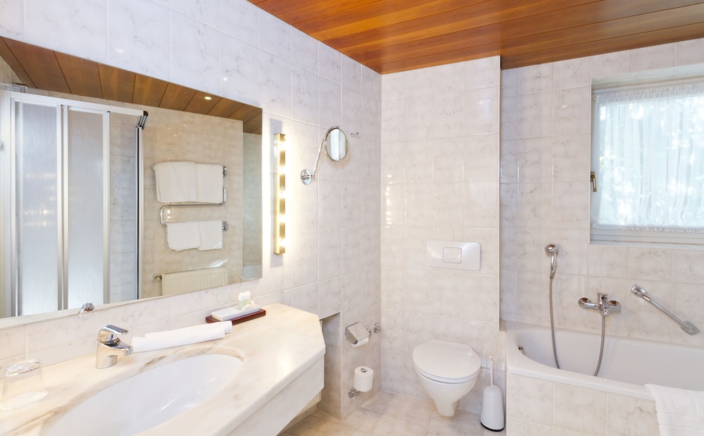 wittelsbacher hof swiss quality hotel