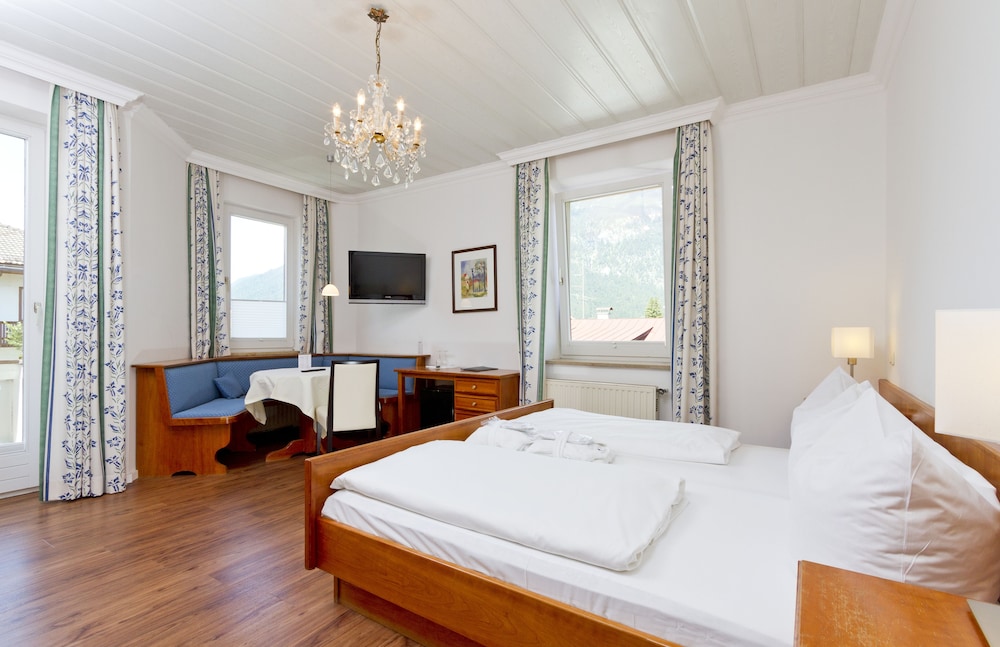 wittelsbacher hof swiss quality hotel