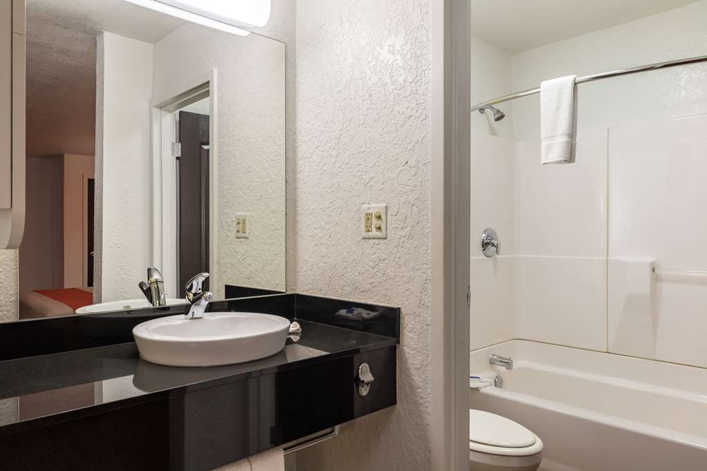 motel 6 uvalde tx