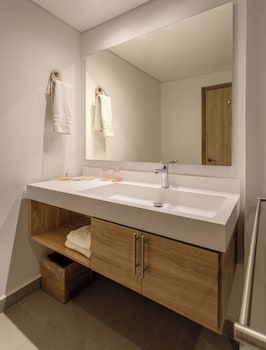 ghl hotel club el puente