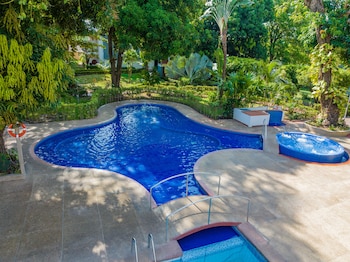 ghl hotel club el puente