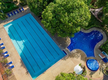 ghl hotel club el puente