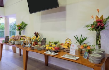 ghl hotel club el puente