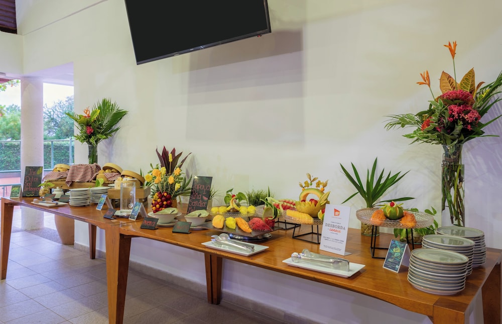 ghl hotel club el puente