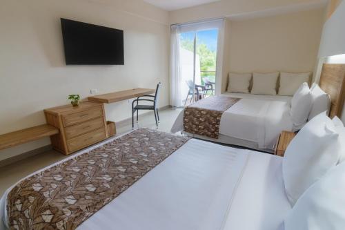 ghl hotel club el puente