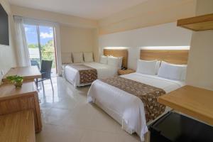ghl hotel club el puente