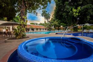 ghl hotel club el puente