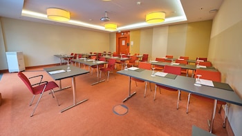 holiday inn berlin airport conference centre an ihg hotel