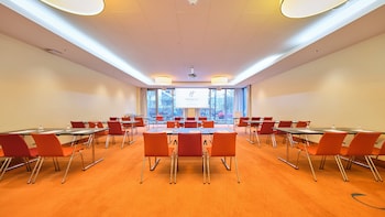 holiday inn berlin airport conference centre an ihg hotel