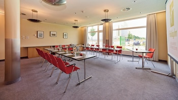 holiday inn berlin airport conference centre an ihg hotel