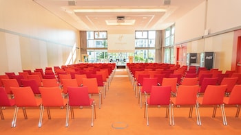 holiday inn berlin airport conference centre an ihg hotel