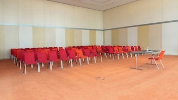 holiday inn berlin airport conference centre an ihg hotel
