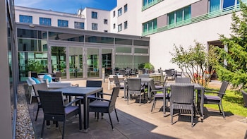 holiday inn berlin airport conference centre an ihg hotel