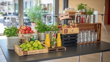 holiday inn berlin airport conference centre an ihg hotel