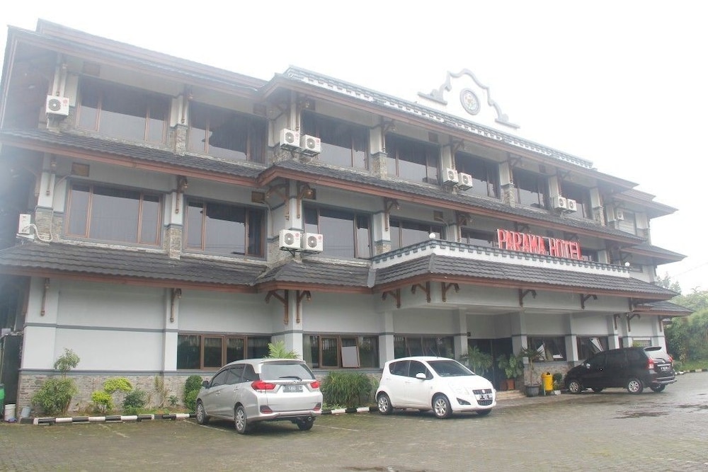 parama hotel puncak