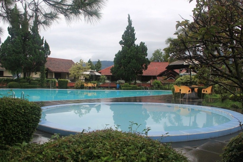 parama hotel puncak