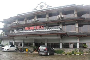 parama hotel puncak