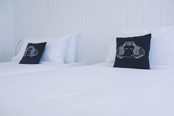 blu monkey phi phi island