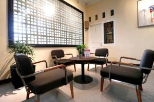 reddoorz plus near universitas sumatera utara