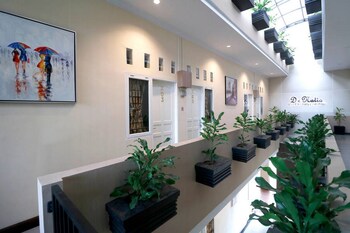 reddoorz plus near universitas sumatera utara