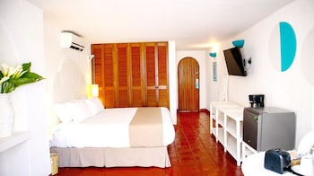 hotel marina resort and beach club