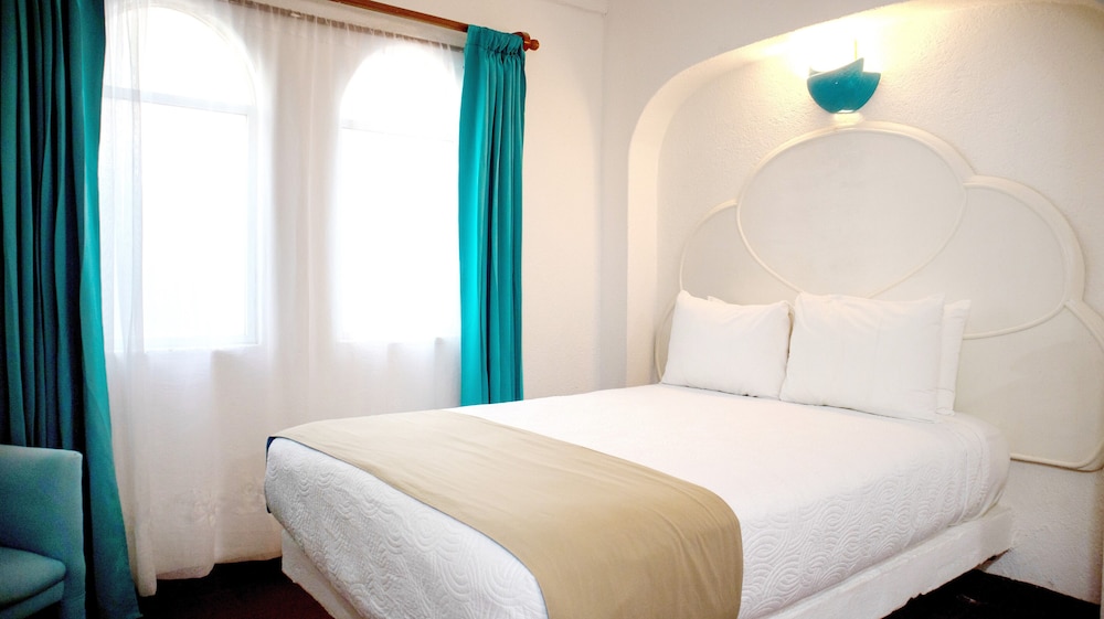 hotel marina resort and beach club