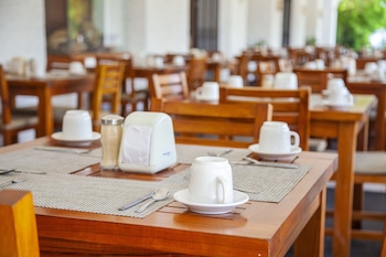 hotel marina resort and beach club