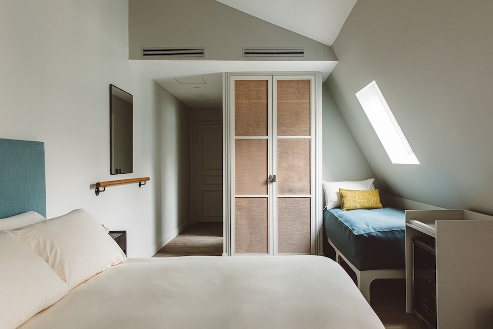 hoy paris home of yoga