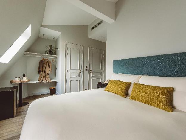 hoy paris home of yoga