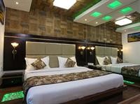 hotel tigers roare