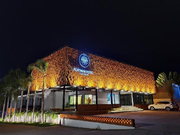platinum hotel