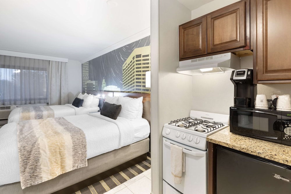 best western plus milwaukee west